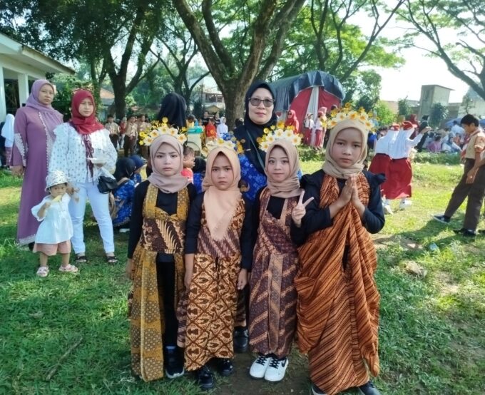 Upacara HUT ke-80 RI