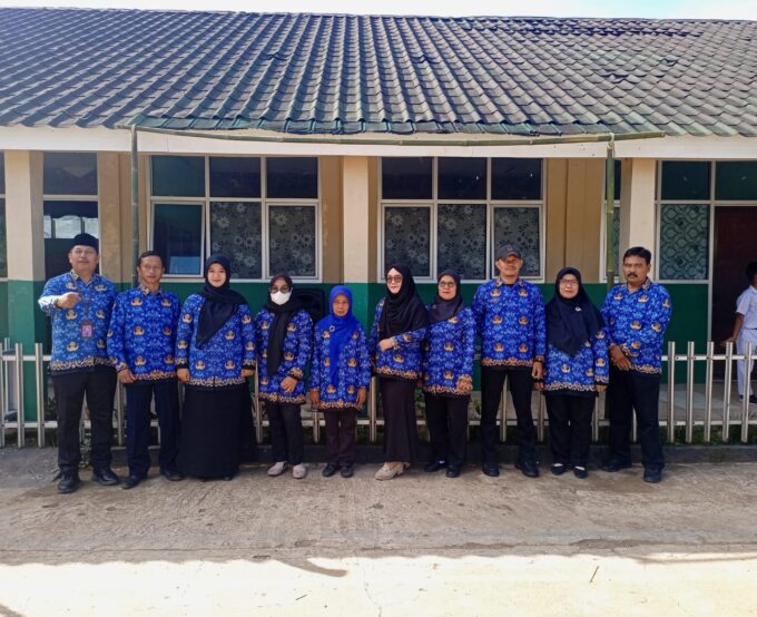 Memperingati Hari Guru